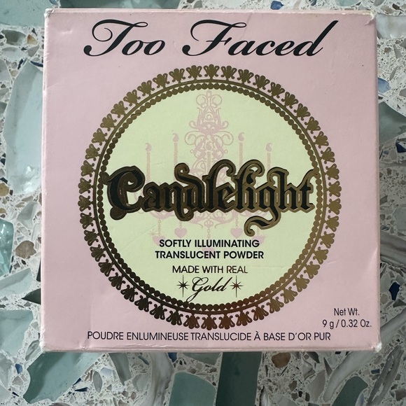 Too Faced OG Candlelight - softly, illuminating translucent powder - Picture 2 of 4